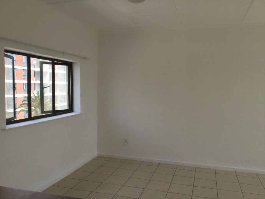 To Let 2 Bedroom Property for Rent in Summerstrand Eastern Cape
